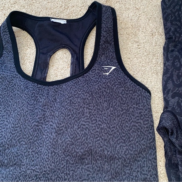 Gymshark Adapt Animal Reef in Black color - Picture 3 of 10